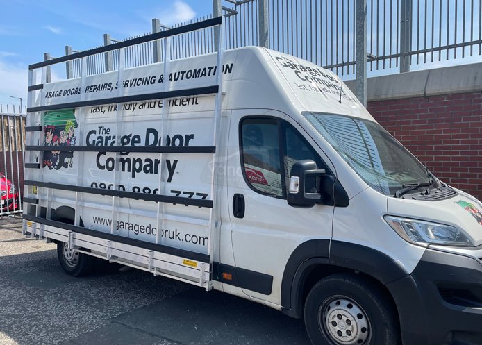 Relay (06-on) L2 H2 - Aluminium Glass Rack (LxH) 2900 x 2500 - Click Image to Close