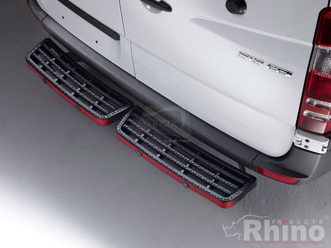 Maxus Deliver 9 - Twin step black - with reverse sensors - Click Image to Close