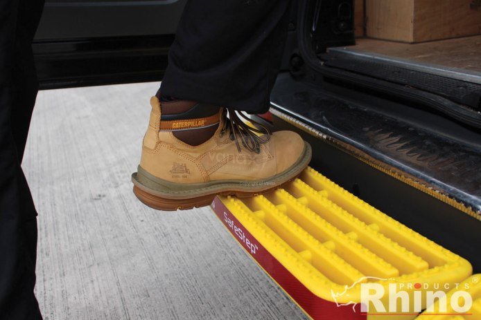 Triple step yellow - no reverse sensors - not for L2 TRW - Click Image to Close