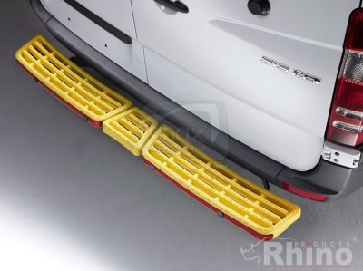 Triple step yellow - with reverse sensors