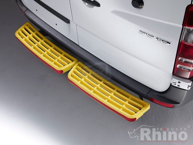 MAN TGE Triple step yellow with Connect+ Parking Sensors Kit - Click Image to Close